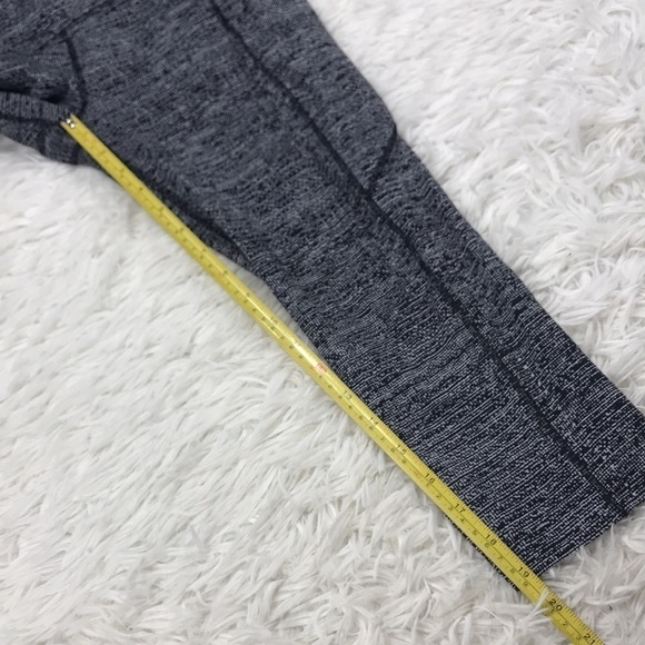 Lululemon Fast & Free Crop II *Nulux 19"
Twillines Ice Grey Black - Picture 3 of 7